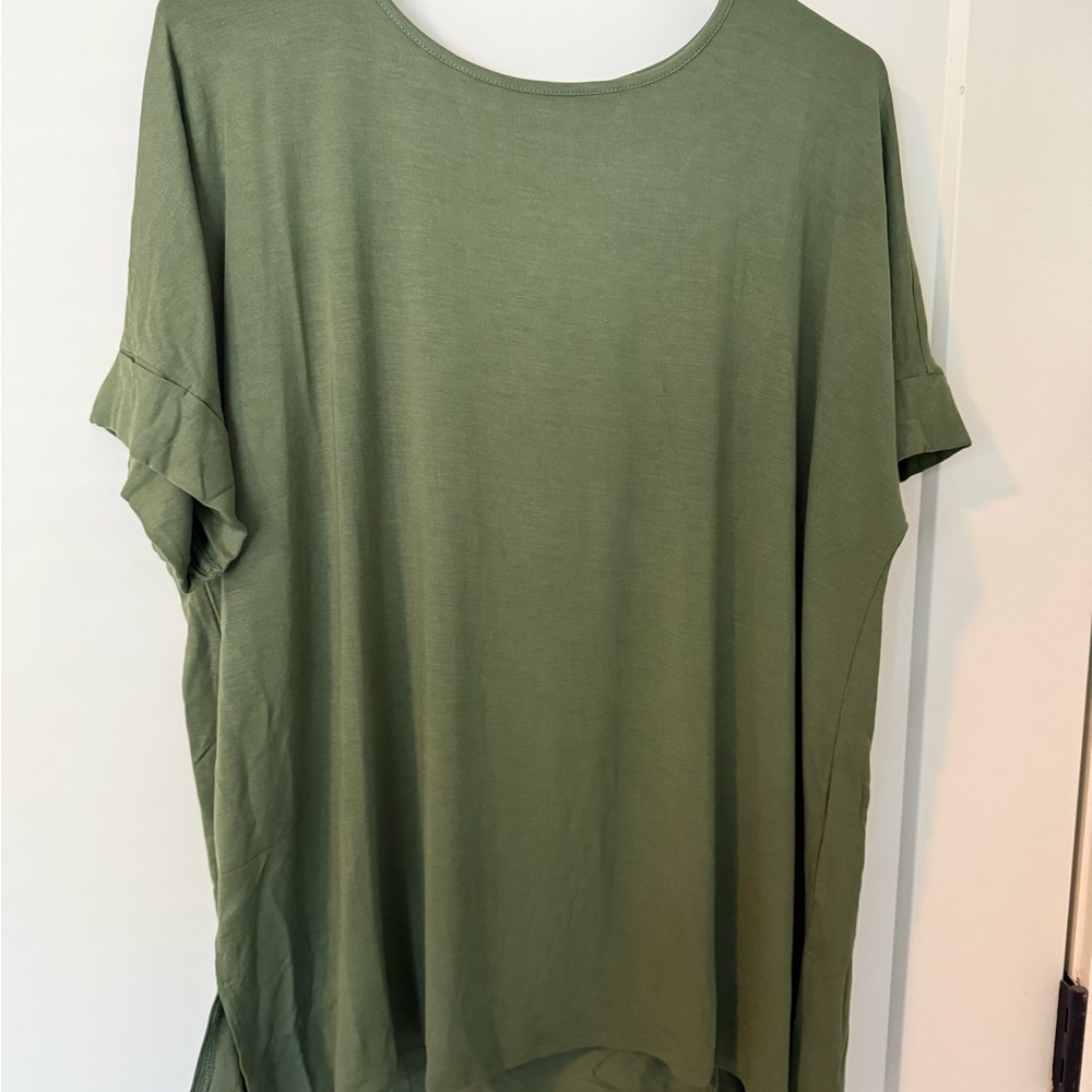 Zenana Outfitters Olive Green Relaxed Short Sleeve Tunic